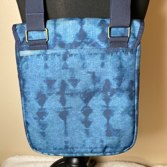 EDDIE Bauer Crossbody Travel Bag - Picture 3 of 10